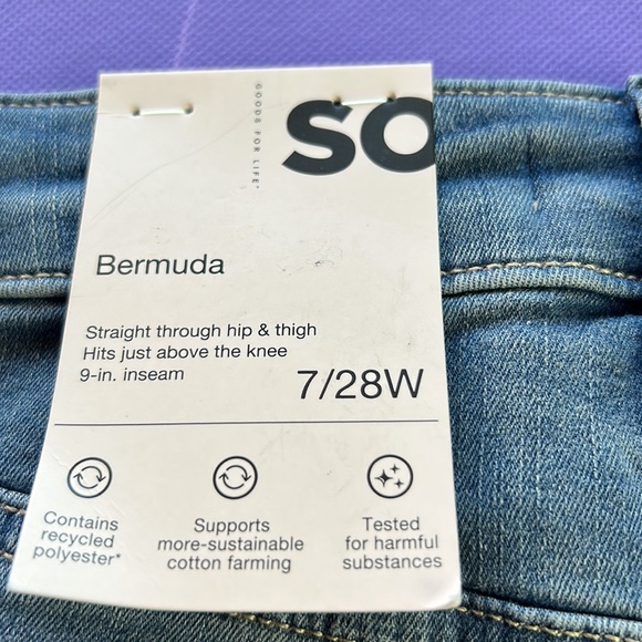 NWT Bermuda shorts 9 inch inseam. They hit right above the knee, medium shade. - Picture 8 of 9